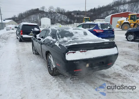 2019 Dodge Challenger Sxt Awd z USA, uszkodzony, nr VIN 2C3CDZGG9KH522220